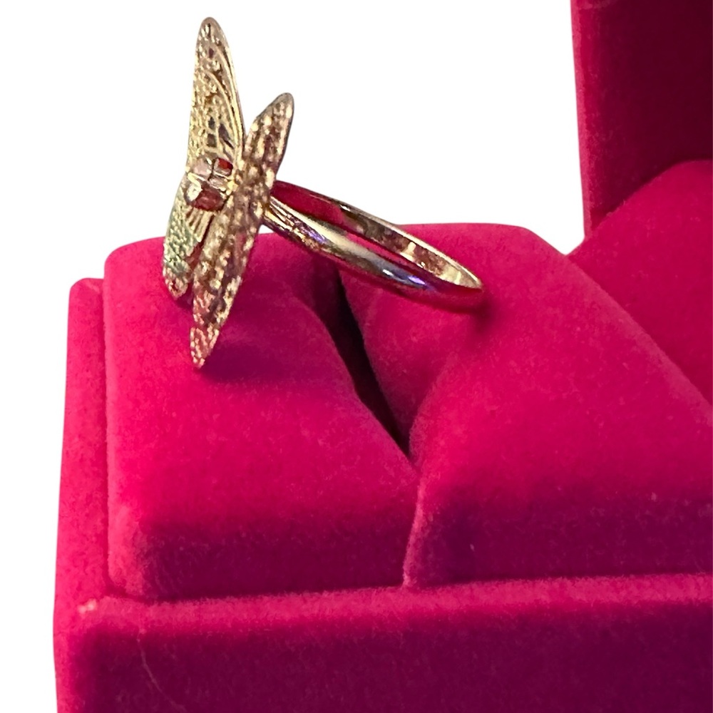 Elegant Gold Butterfly Ring - Picture 2 of 3